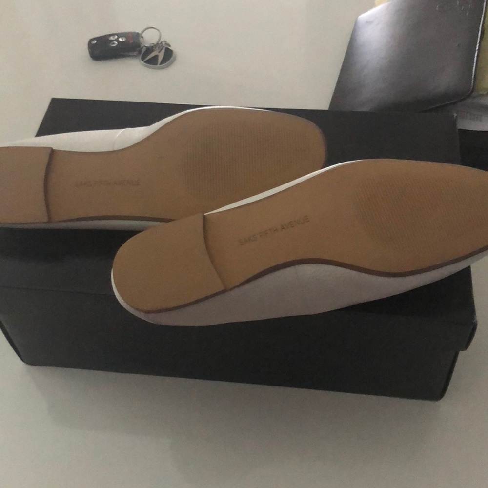 Saks Fifth Avenue Collapse Leather Flats. New. 10 - Picture 4 of 6